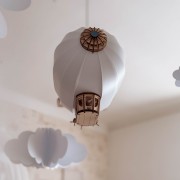 Lampa sterowiec do pokoju dziecka – ciepłe i przytulne oświetlenie